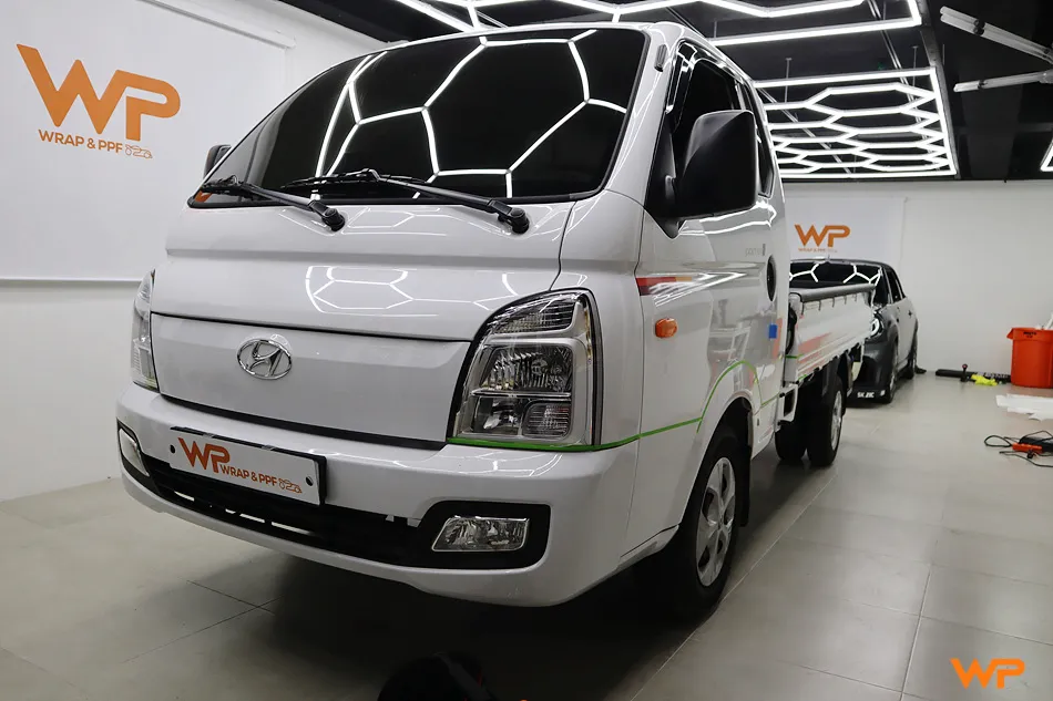 Hyundai Porter vinyl wrap - Hyundai Porter Vinyl Wrap Review: Stylish Two-Tone Upgrade photo 4