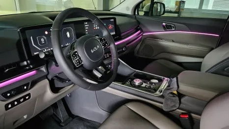 Kia Carnival ambient lighting - Kia Carnival Ambient Lighting Review: Cost & Results photo 5