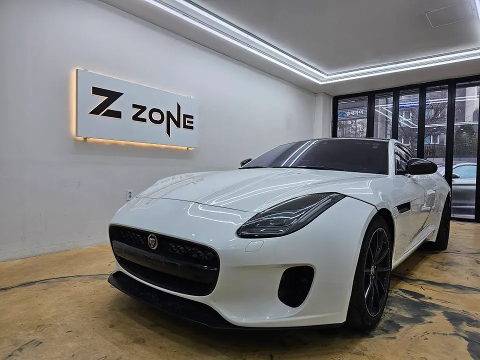 Jaguar F-Typeのカーラッピング事例｜高級感ある紫色の仕上がり 施工写真 3-2