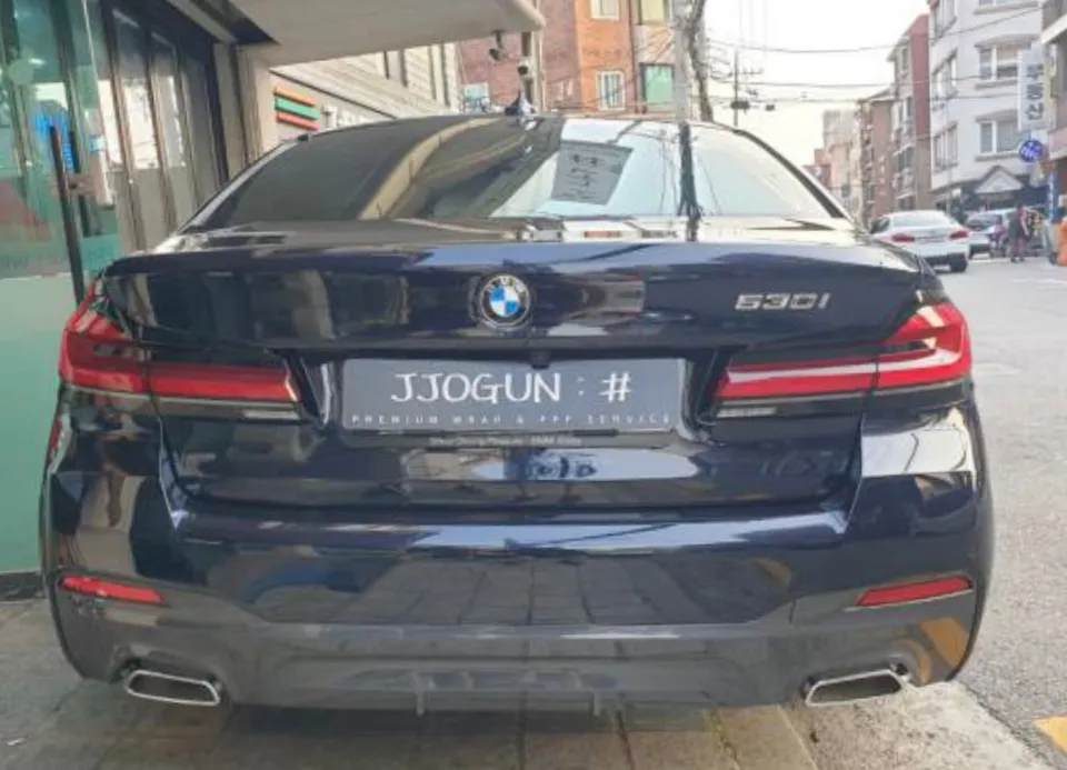 BMW 5 Seriesのカーラッピング事例｜費用目安・仕上がり 施工写真 2-2