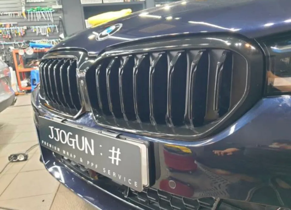 BMW 5 Seriesのカーラッピング事例｜費用目安・仕上がり 施工写真 3-2