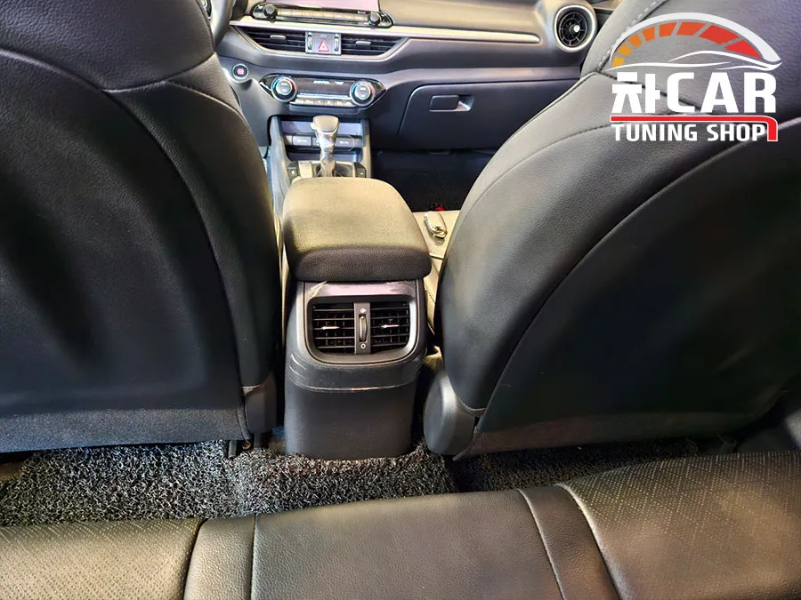Kia K3 ambient lighting - Kia K3 Ambient Lighting Review — Enhanced Interior Mood photo 3