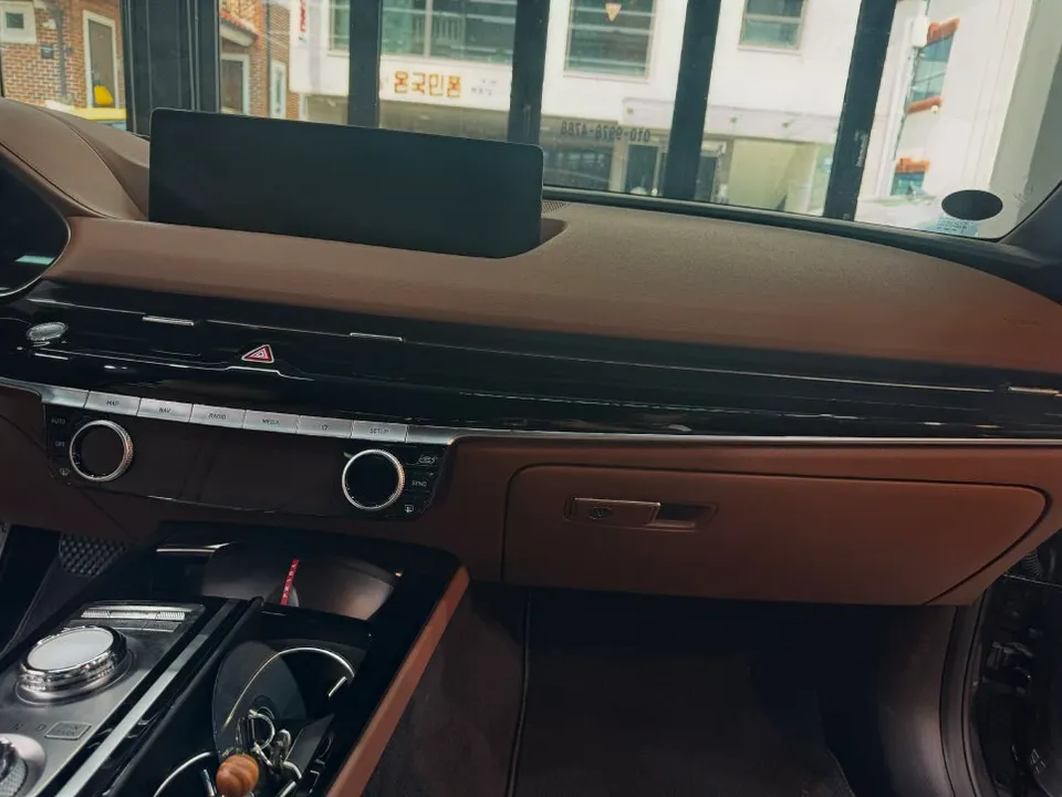Genesis G80 vinyl wrap installation result