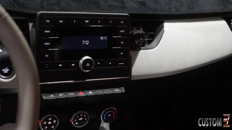Renault XM3 oem options - Renault XM3 OEM 8-Inch Navigation & HD Camera Install photo 4