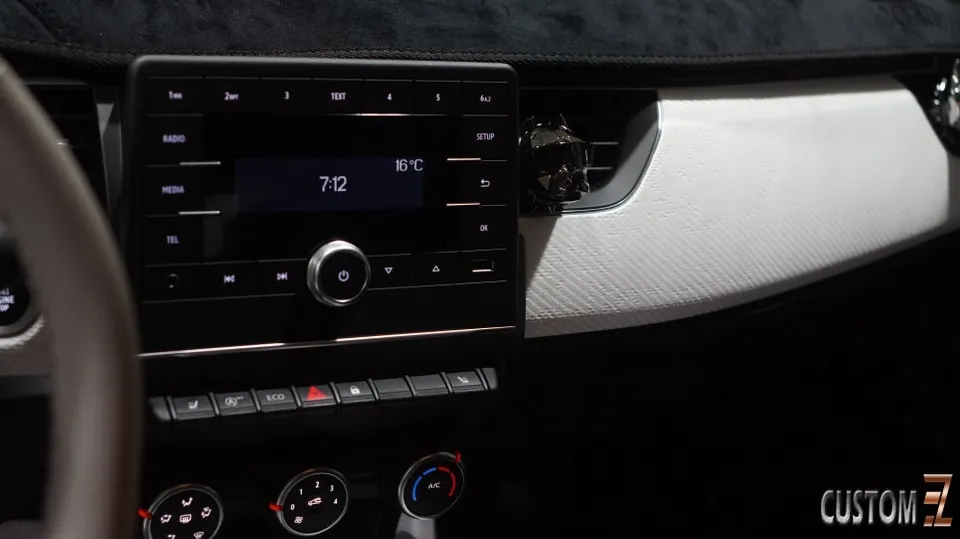 Renault XM3 oem options - Renault XM3 OEM 8-Inch Navigation & HD Camera Install photo 5