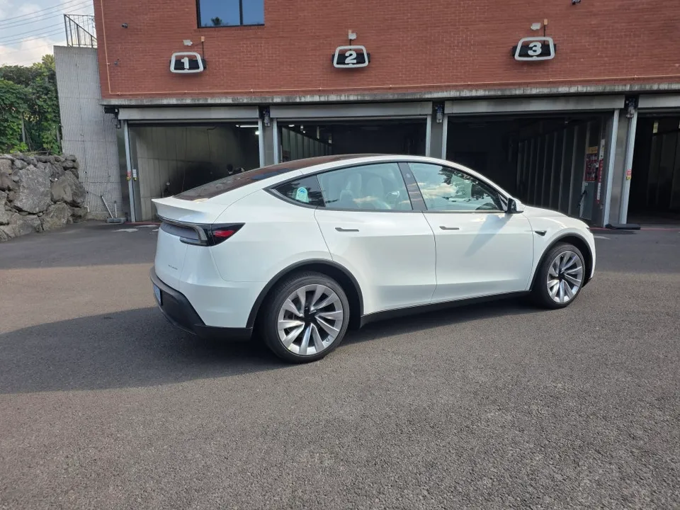 Tesla Model Y PPF施工事例｜費用目安と仕上がり 施工写真 2-1