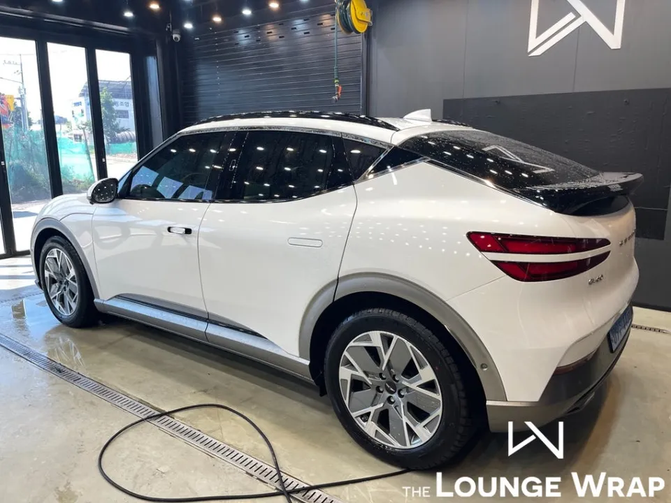 Genesis GV60のガラスコーティング事例｜費用目安・仕上がり 施工写真 1-2