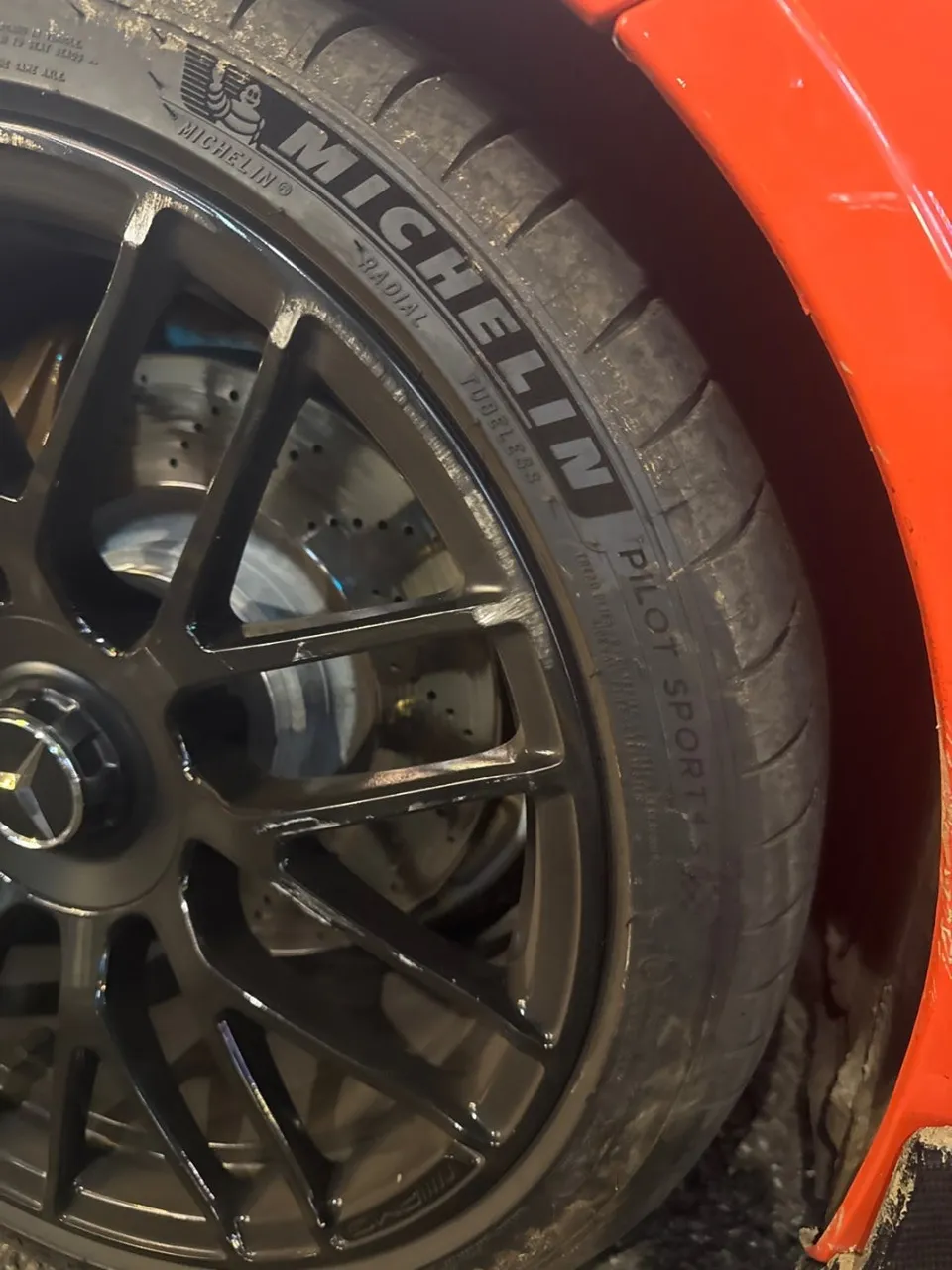 Mercedes-Benz C63 AMGのカーラッピング事例 施工写真 3