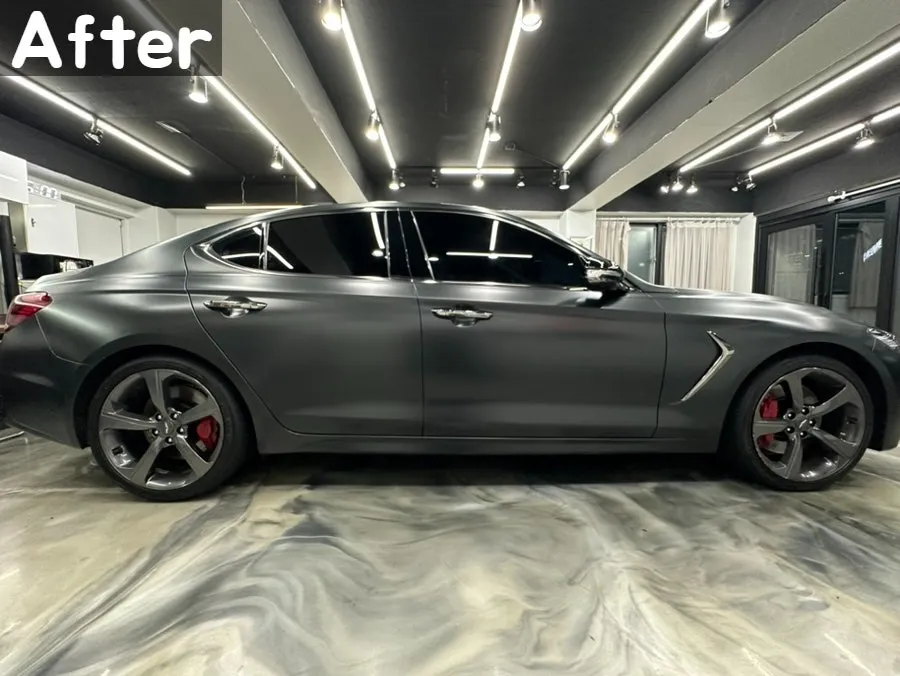 Genesis G70のカーラッピング事例:メタリックブラックロックグレー 施工写真 2-3