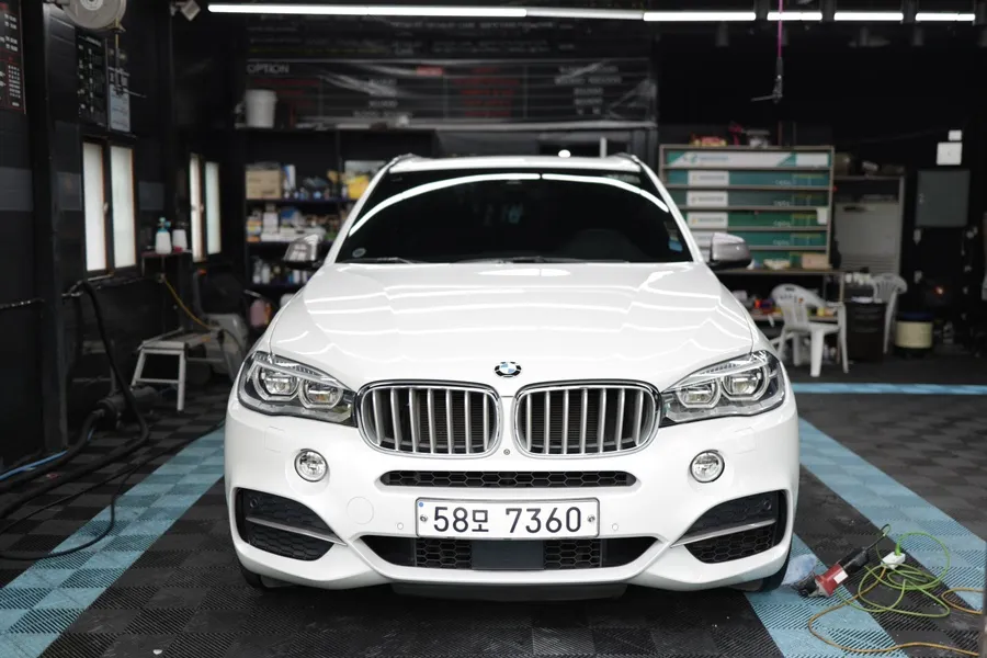 BMW X5のガラスコーティング事例｜費用目安・仕上がり 写真