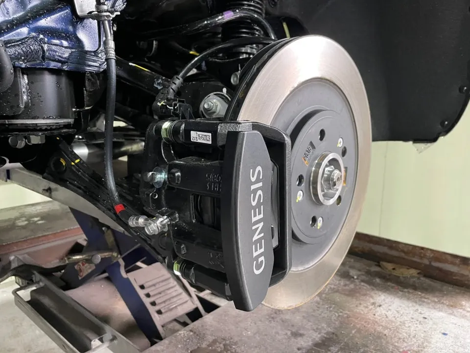 Genesis GV70 caliper painting - Genesis GV70 Caliper Paint Review — Black to Red Transformation photo 5