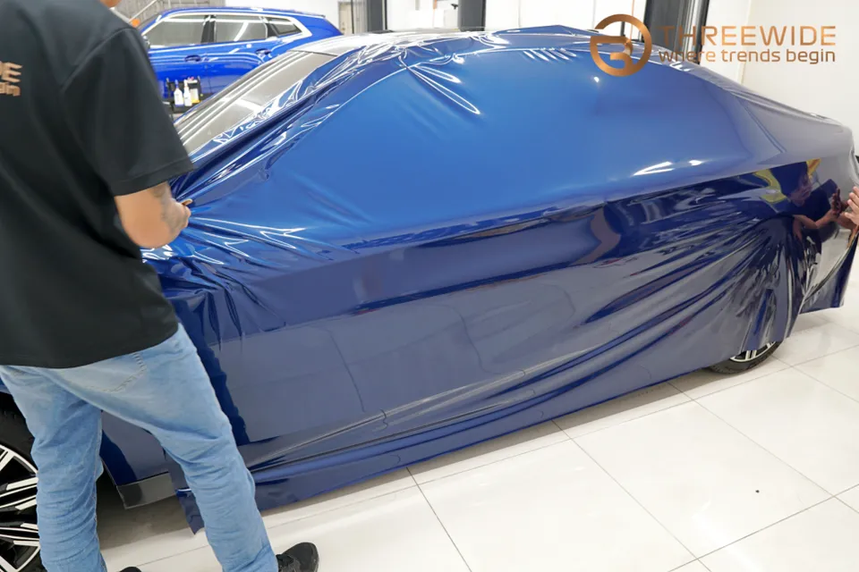 BMW 4 Seriesのカーラッピング事例｜グロスダークブルーメタリック 施工写真 3-3