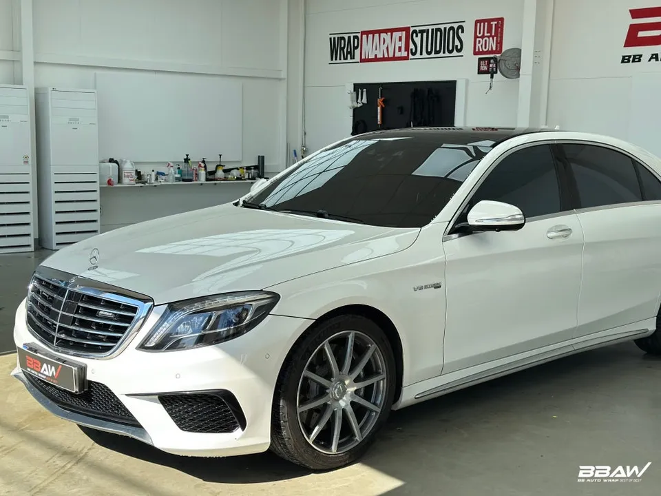 Mercedes-Benz S-Class W222のカーラッピング事例|サテンブラックの高級感 施工写真 2-1