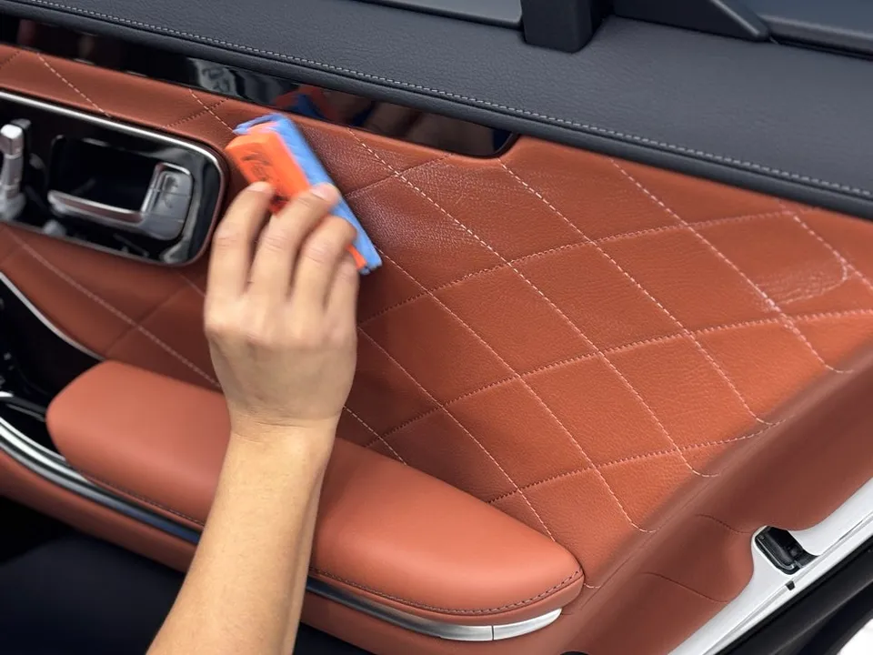 Mercedes-Benz S-Classの室内PPF・レザーコーティング事例 施工写真 1-3