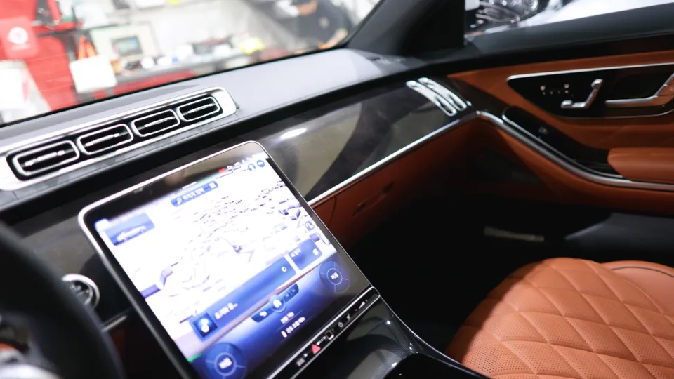 Mercedes-Benz S-Class W223 ambient lighting - Mercedes-Benz S-Class W223 Ambient Lighting Review — Cost photo 3
