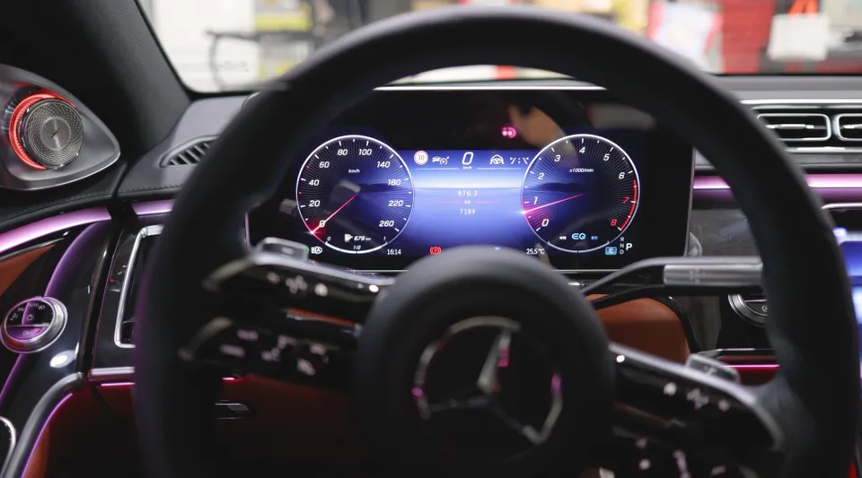Mercedes-Benz S-Class W223 ambient lighting - Mercedes-Benz S-Class W223 Ambient Lighting Review — Cost photo 4