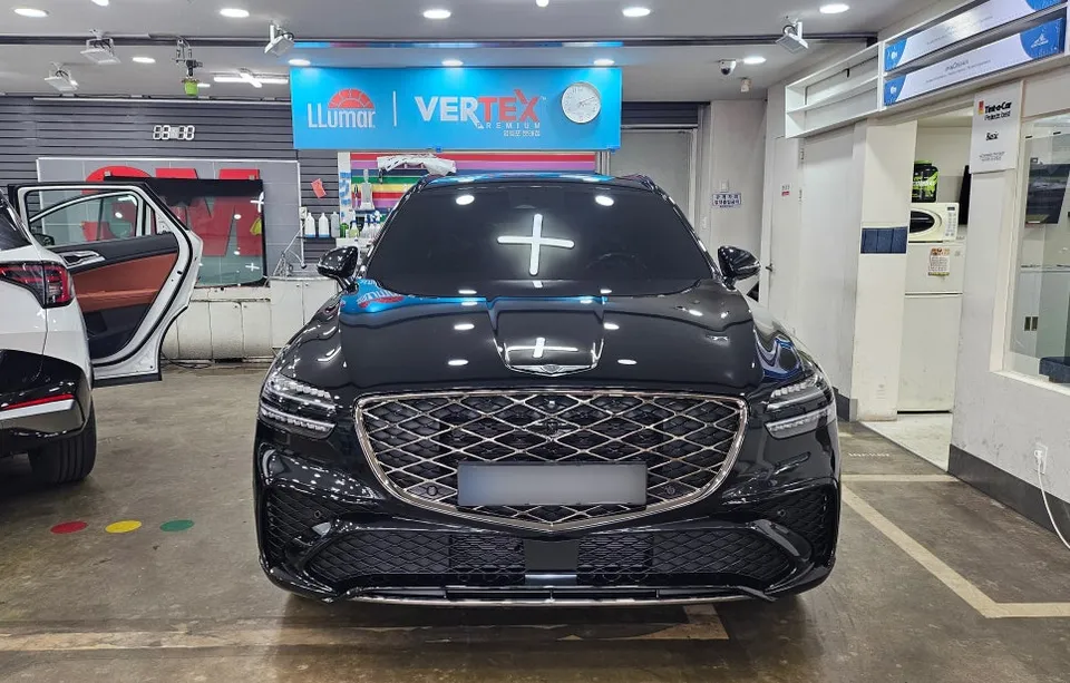 Genesis GV70のカーフィルム施工事例｜費用目安・仕上がり 写真
