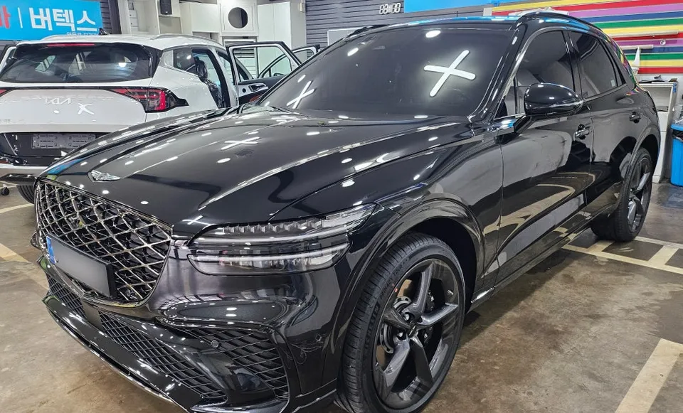 Genesis GV70のカーフィルム施工事例|費用目安・仕上がり 施工写真 1-1