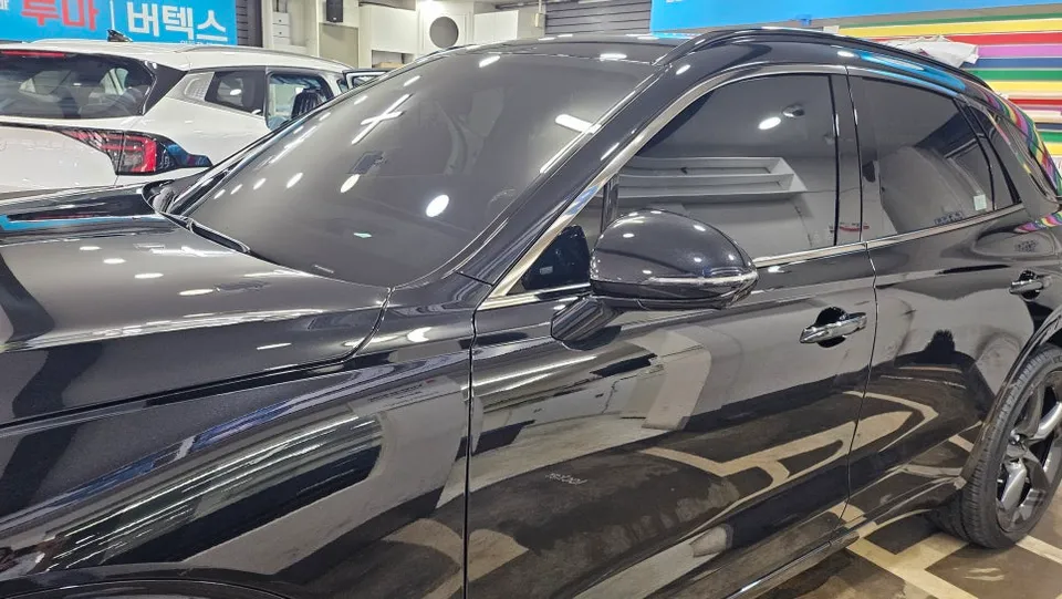 Genesis GV70のカーフィルム施工事例|費用目安・仕上がり 施工写真 2-1