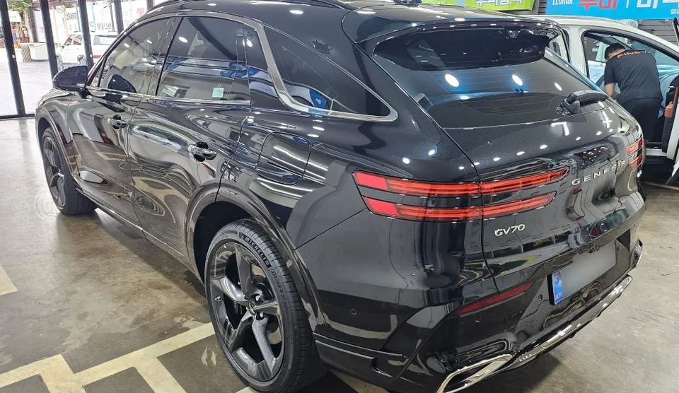 Genesis GV70のカーフィルム施工事例|費用目安・仕上がり 施工写真 3-1