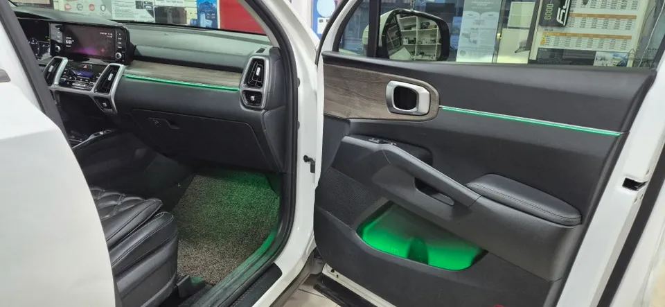 Kia Sorento ambient lighting - Kia Sorento Ambient Lighting Review — Enhanced Interior Ambiance photo 3