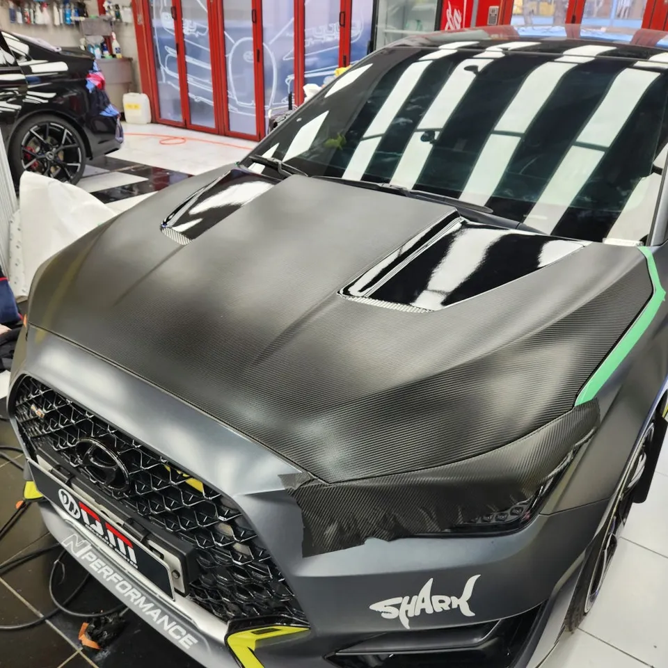 Hyundai Velosterのカーラッピング事例|費用目安・仕上がり 施工写真 1-3