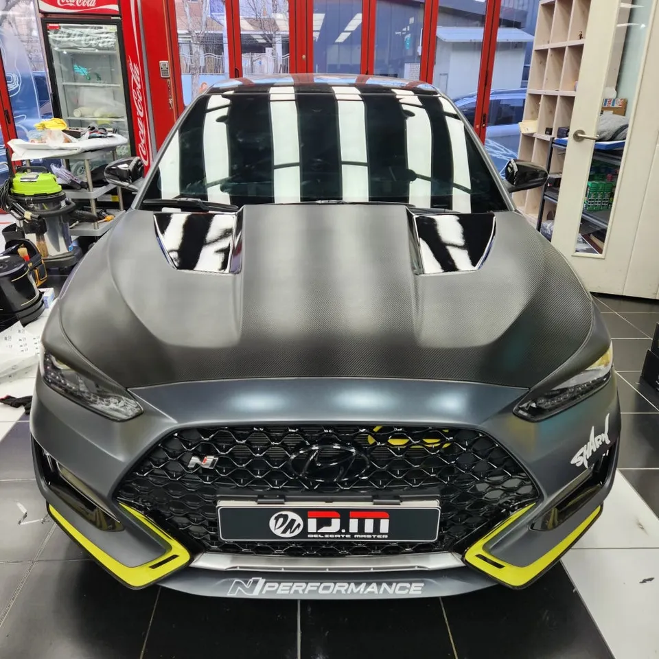 Hyundai Velosterのカーラッピング事例|費用目安・仕上がり 施工写真 2-3