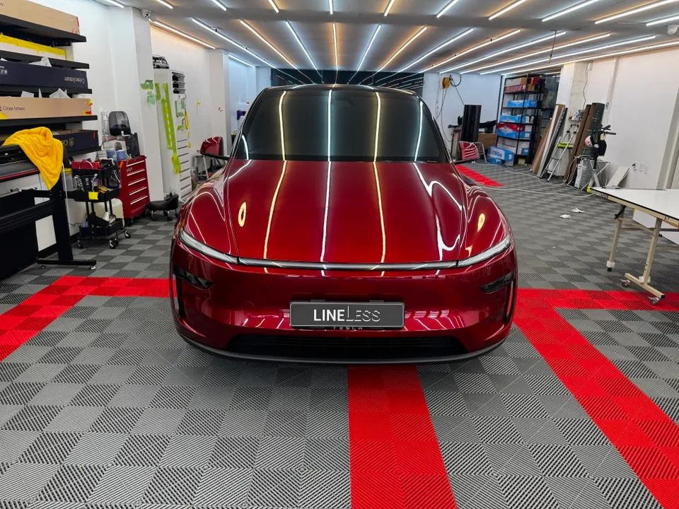 Tesla Model Y PPF施工事例｜デュオトーンで個性を演出 施工写真 5