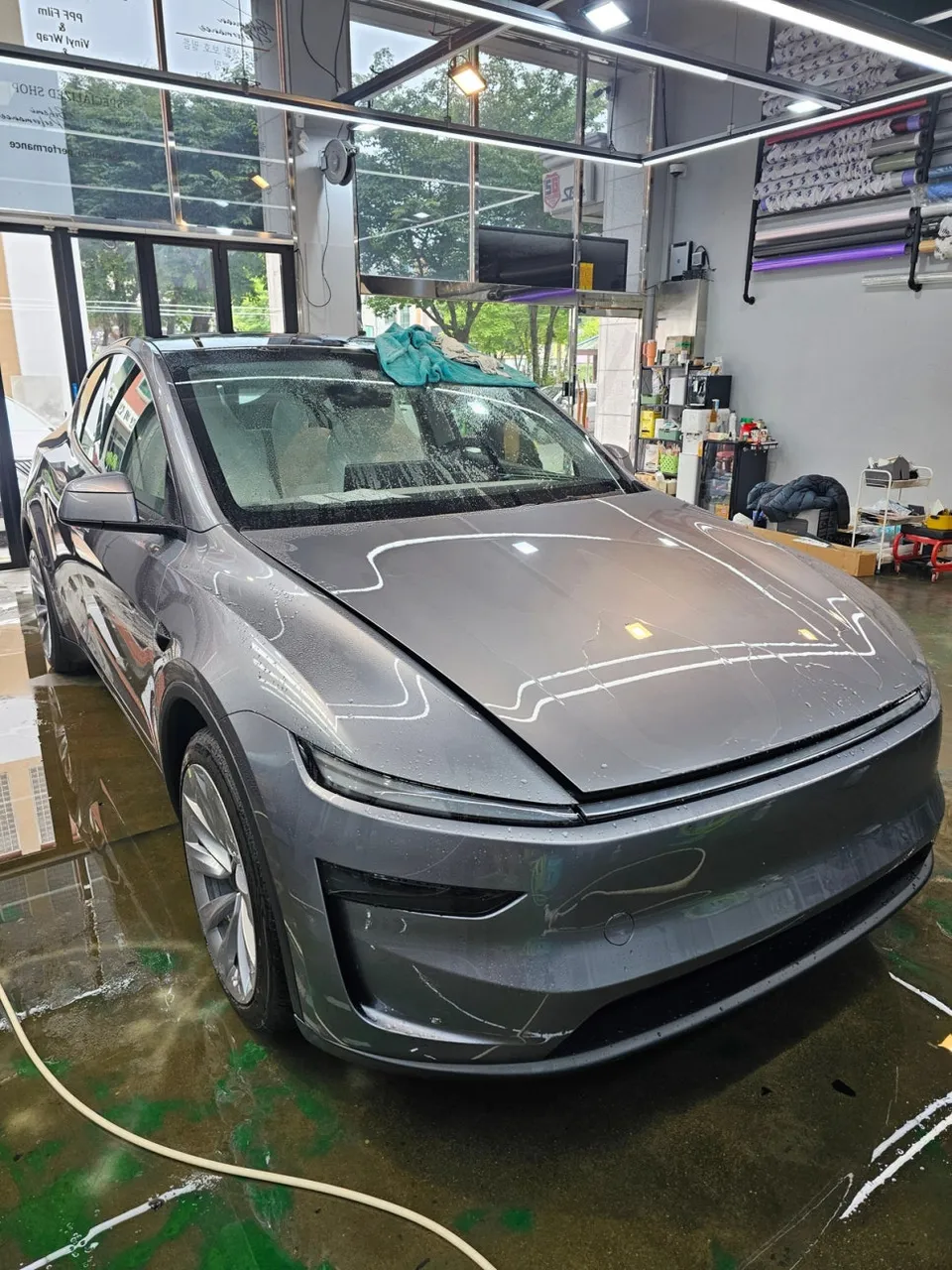 Tesla Model Y PPF施工事例|費用目安・仕上がり 施工写真 1-3
