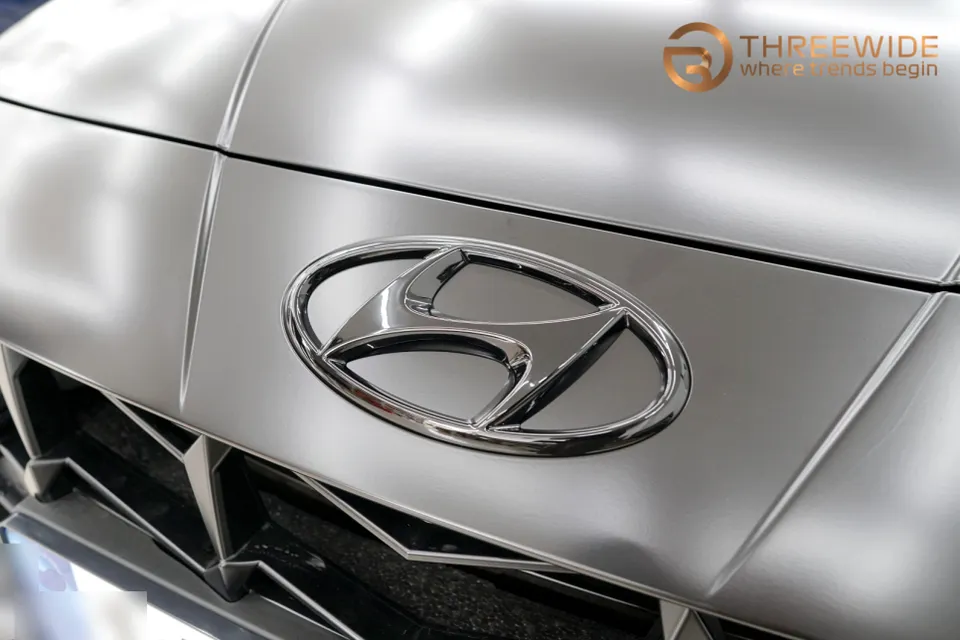 Hyundai Elantra Nのカーラッピング事例|サテンブラックとカーボン調 施工写真 2-1