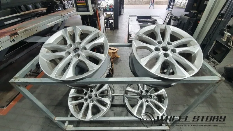 Audiのホイールリペア・塗装事例 施工写真 2-2