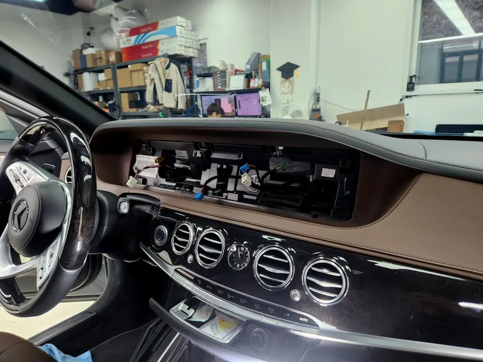 Mercedes-Benz S-Class W222 ambient lighting - Mercedes-Benz S-Class W222 Ambient Lighting Review — Enhanced Int photo 4