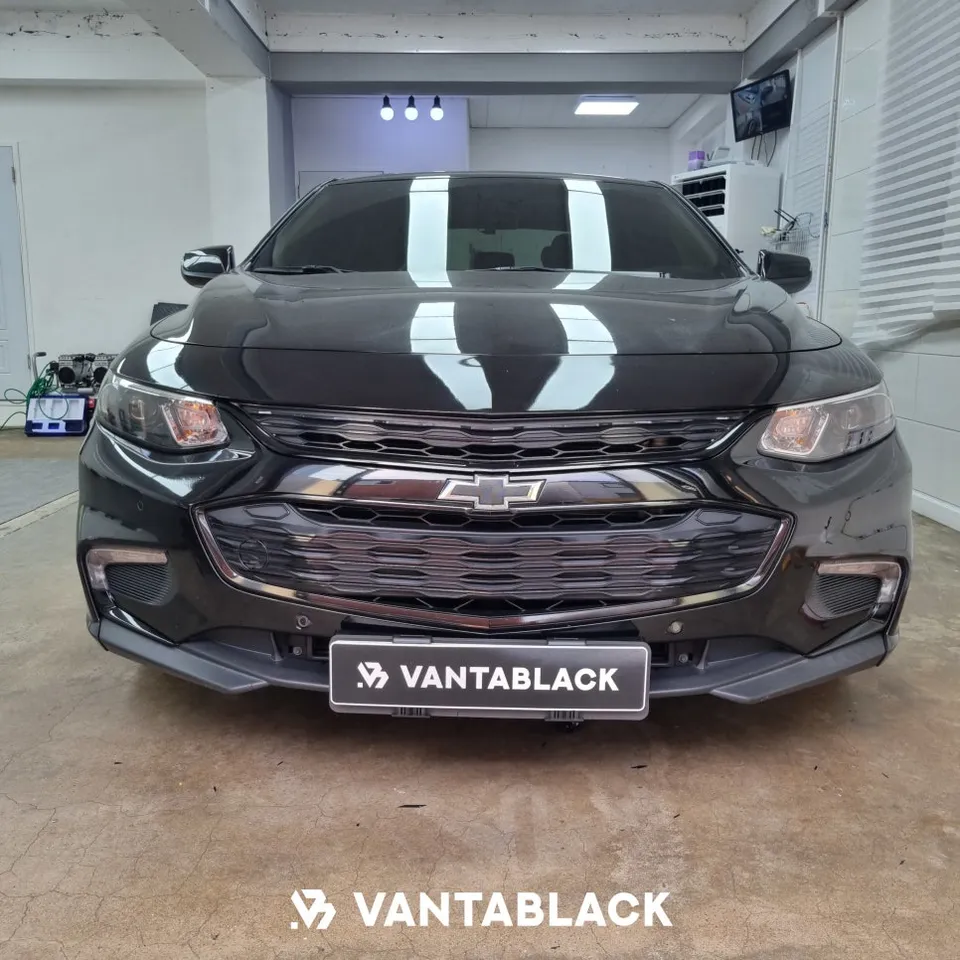 Chevrolet Malibuのカーラッピング事例|クロームパーツの印象チェンジ 施工写真 1-3