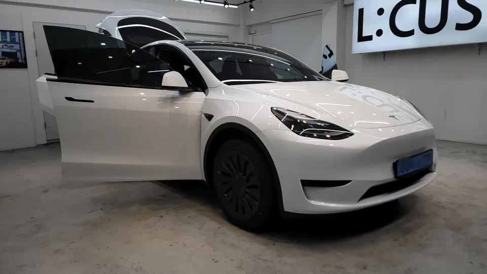 Tesla Model Y PPF施工事例|費用目安と仕上がり 施工写真 3-3