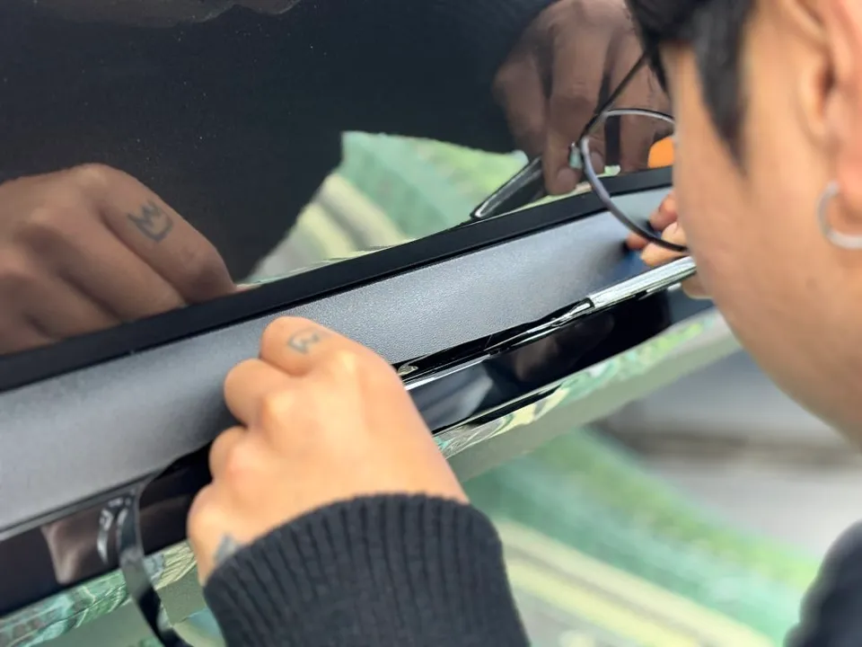 Kia Sorento Vinyl Wrap Review: Chrome Delete for a Premium Look