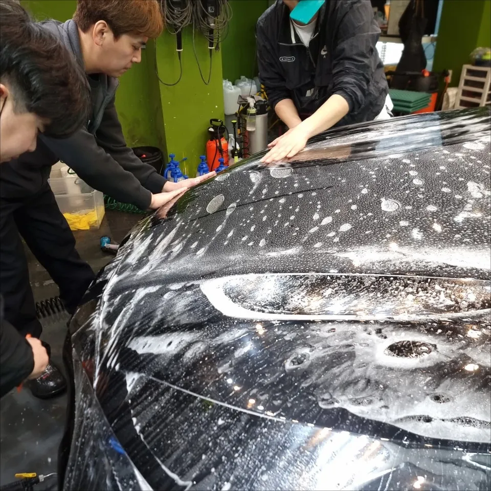BMW i4のPPF施工事例 施工写真 1-3