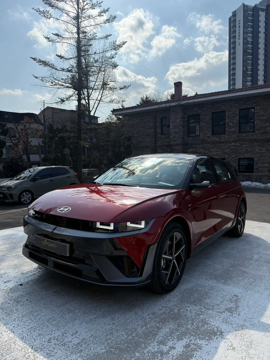 Hyundai IONIQ 5のカーラッピング事例|費用目安・仕上がり 施工写真 3-2