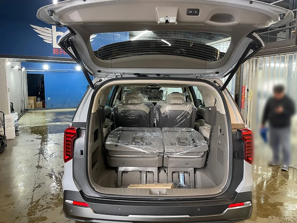 Kia Carnival 4th Genのカーフィルム施工事例｜費用目安・仕上がり 施工写真 1-3