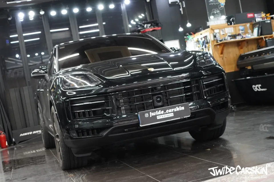 Porsche Cayenne E3のPPF施工事例 施工写真 2