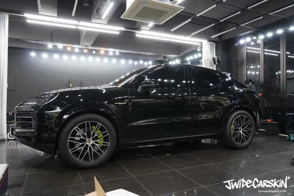 Porsche Cayenne E3のPPF施工事例 施工写真 3