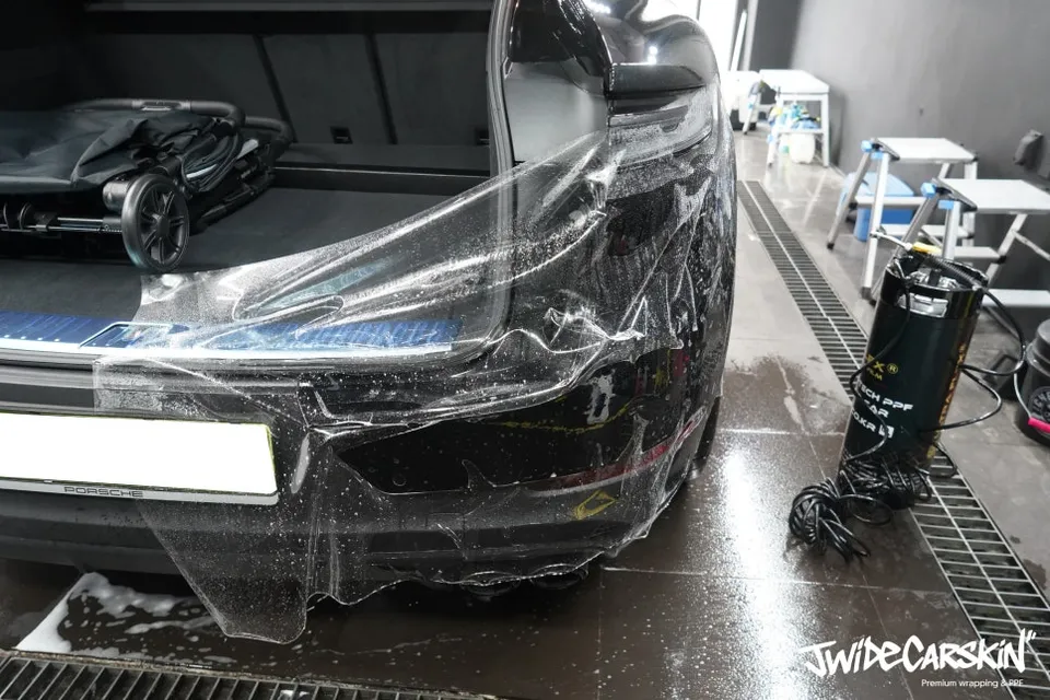 Porsche Cayenne E3のPPF施工事例 施工写真 5