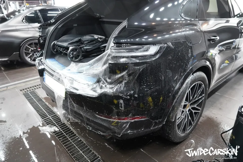 Porsche Cayenne E3のPPF施工事例 施工写真 6