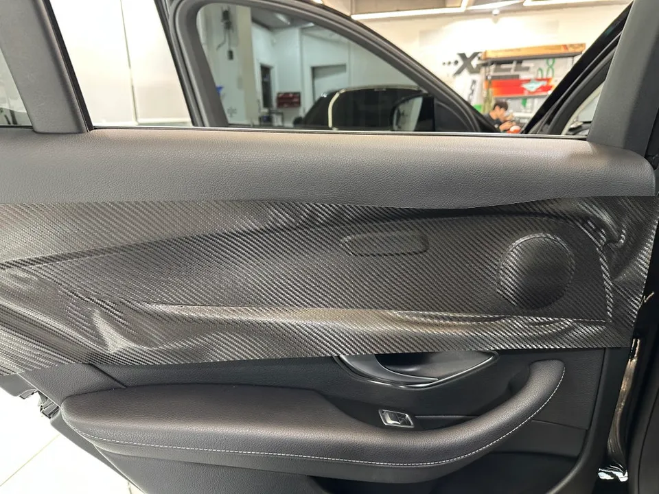 メルセデス・ベンツ Eクラス W213 カーラッピング事例 施工写真 2-3