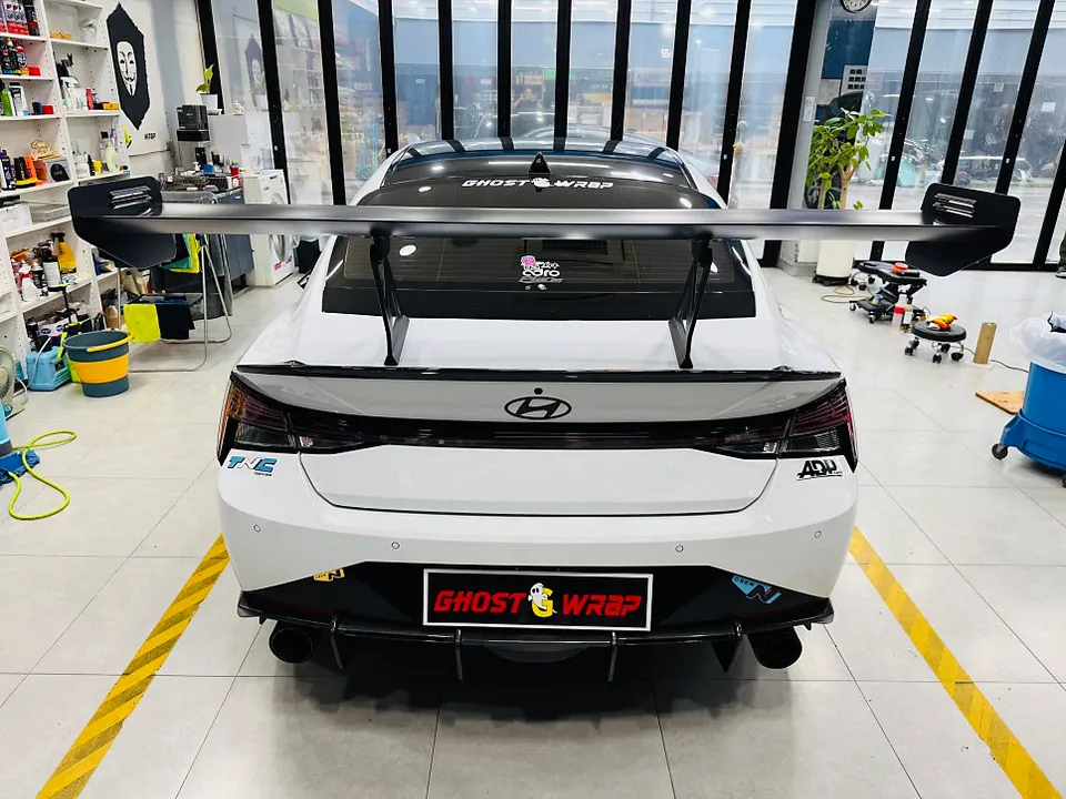 Hyundai Elantra N PPF施工事例｜GTウィング・トランク下部 施工写真 3