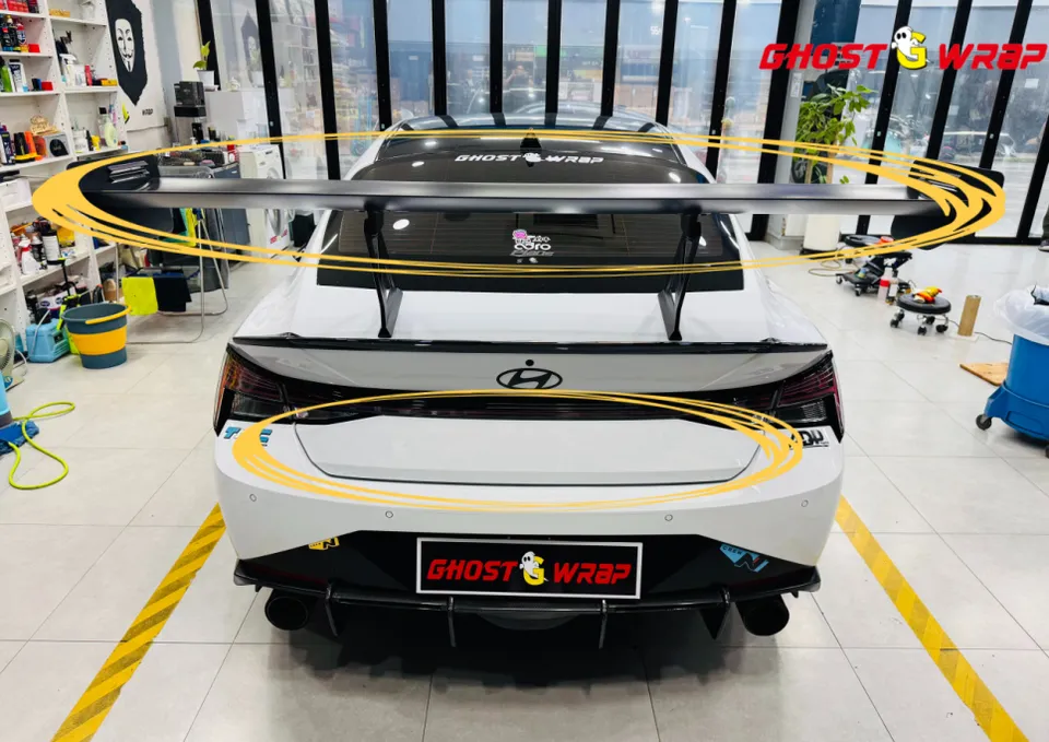 Hyundai Elantra N PPF施工事例｜GTウィング・トランク下部 施工写真 4