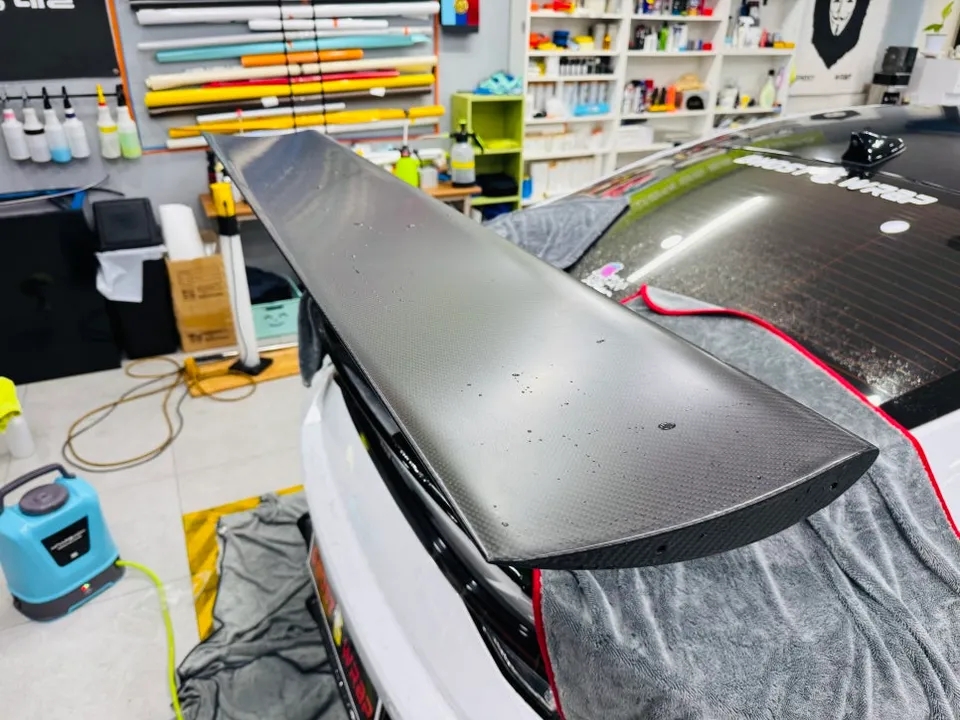 Hyundai Elantra N PPF施工事例｜GTウィング・トランク下部 施工写真 5
