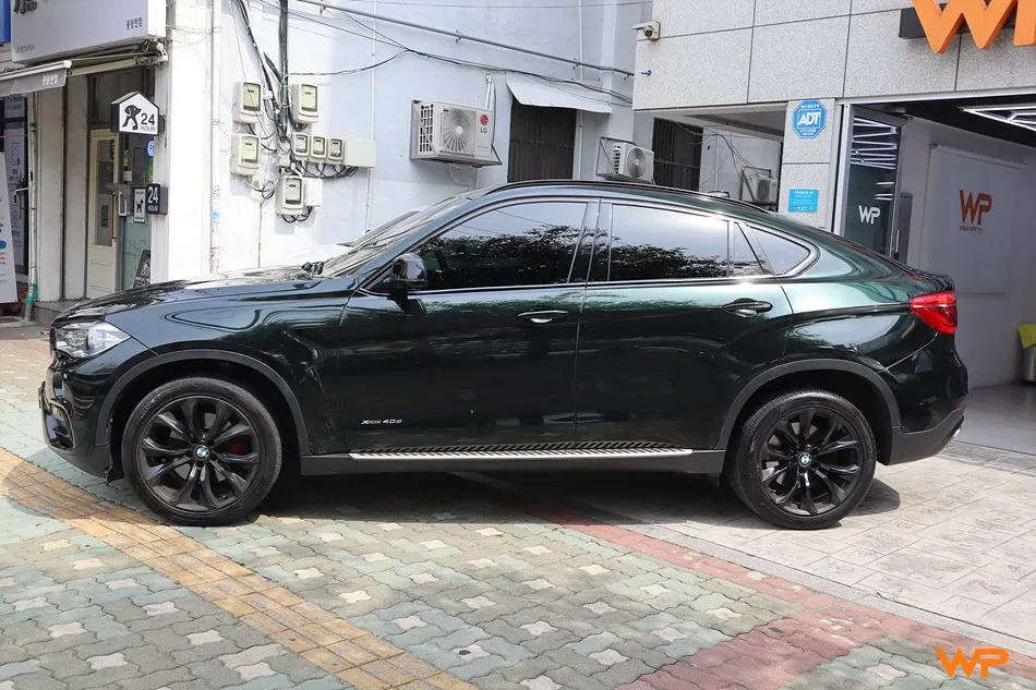 BMW X6 F16のカーラッピング事例|エメラルドグリーンへの変身 施工写真 3-1