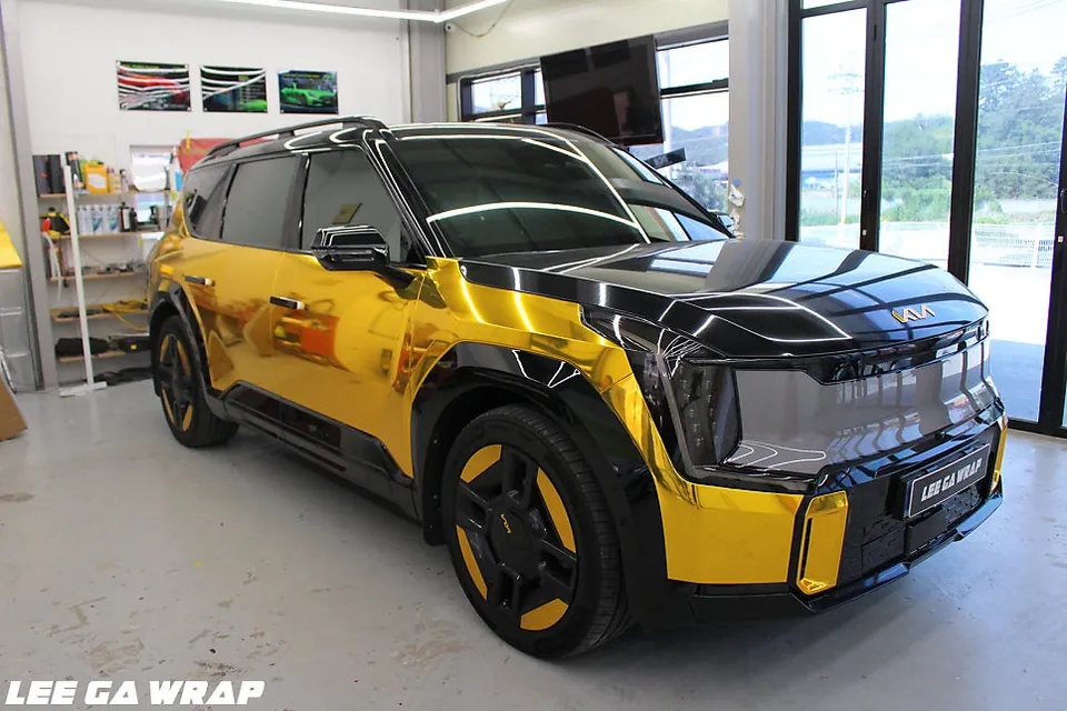 Kia EV9のカーラッピング事例｜ティファニーブルーの高級感 施工写真 4-2