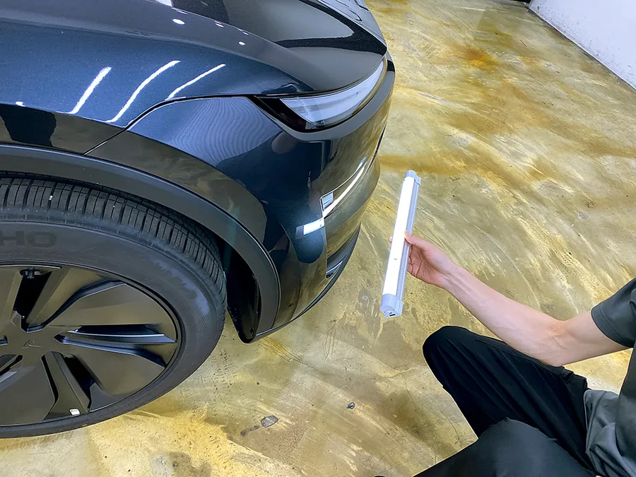 Tesla Model Yのカーフィルム施工事例｜断熱・プライバシー効果 施工写真 6