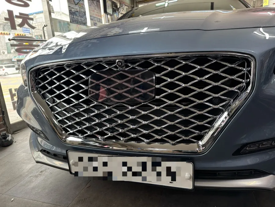 Hyundai Grandeur IG body kit - Hyundai Grandeur IG Body Kit Installation Review photo 3
